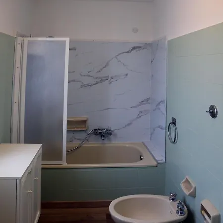 Casa Mare Monti Lago (Liguria)