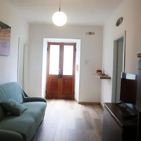 Casa Mare Monti * Lago (Liguria)