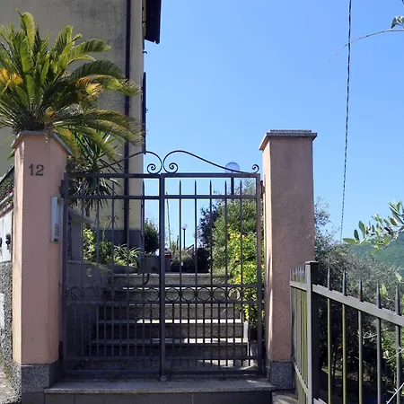 Casa Mare Monti * Lago (Liguria)